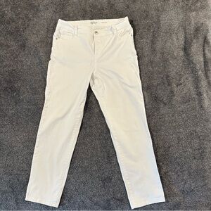 🌷 3 for $15 Style & Co white denim jeans